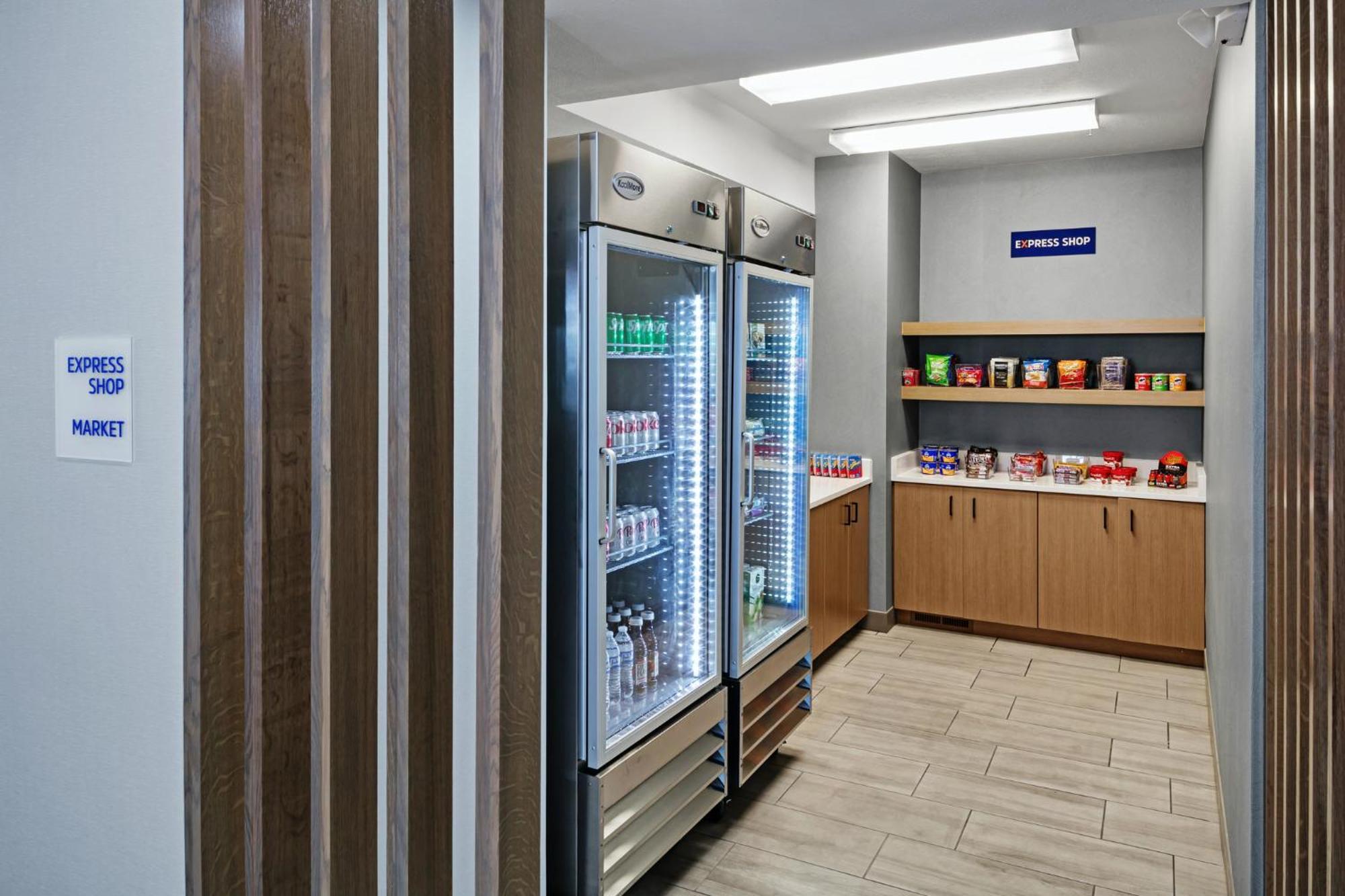 刘易斯顿智选假日酒店 外观 照片